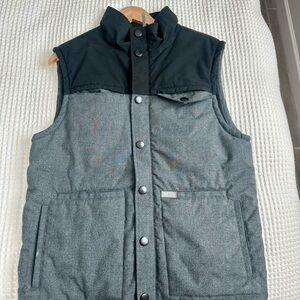 FIGS Men’s Black and Gray Vest